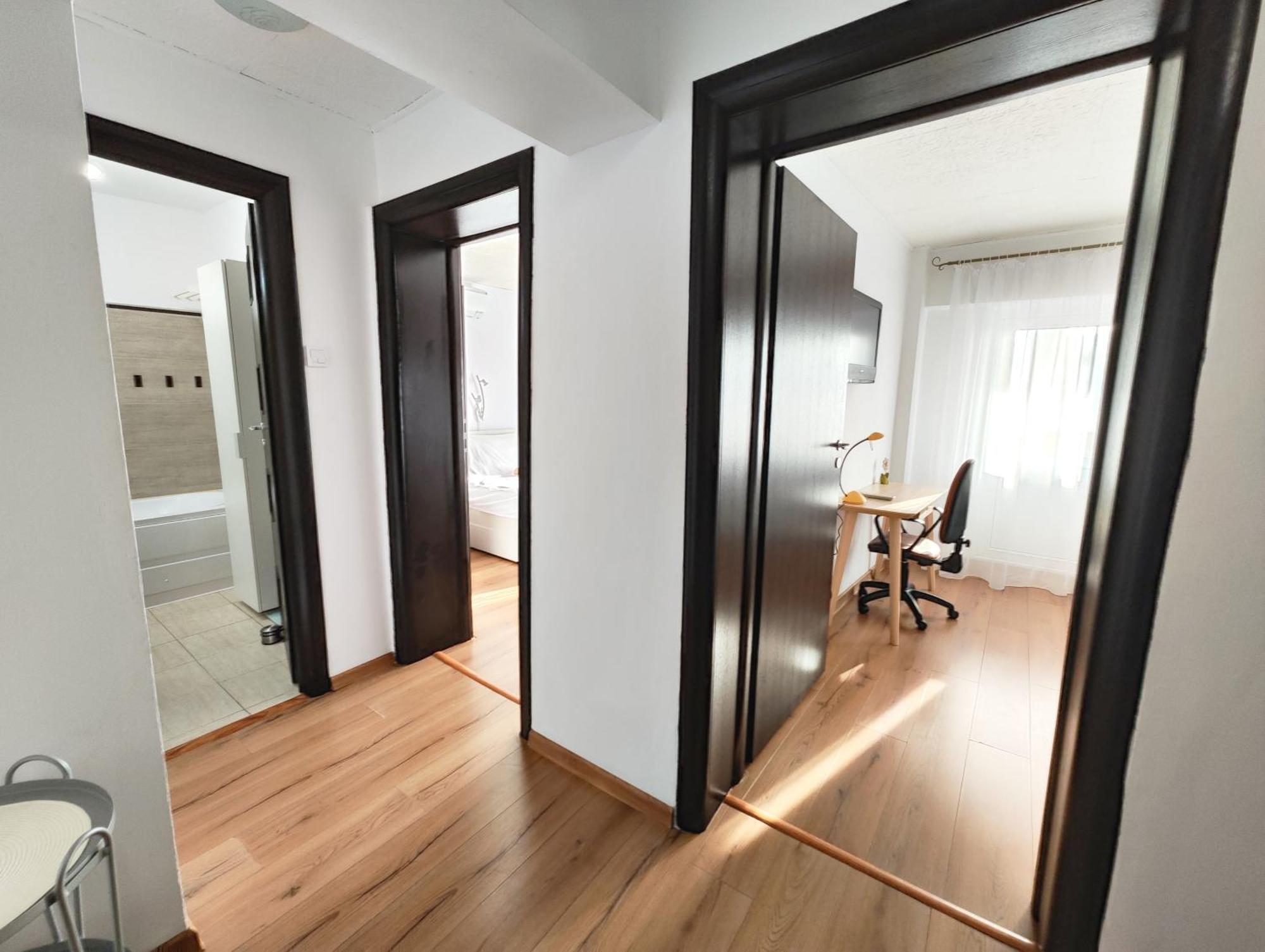 Platinum Apartment - Apartament Cu 3 Camere, 2 Dormitoare, 2 Bai, Bucatarie Complet Utilata, 2 Balcoane 布加勒斯特 外观 照片